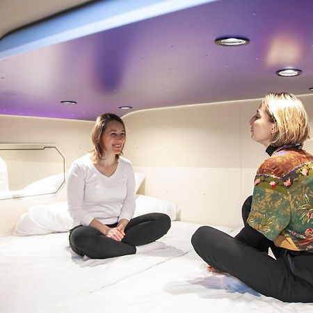Av-2 Capsule Hotel Kiew Exterior foto