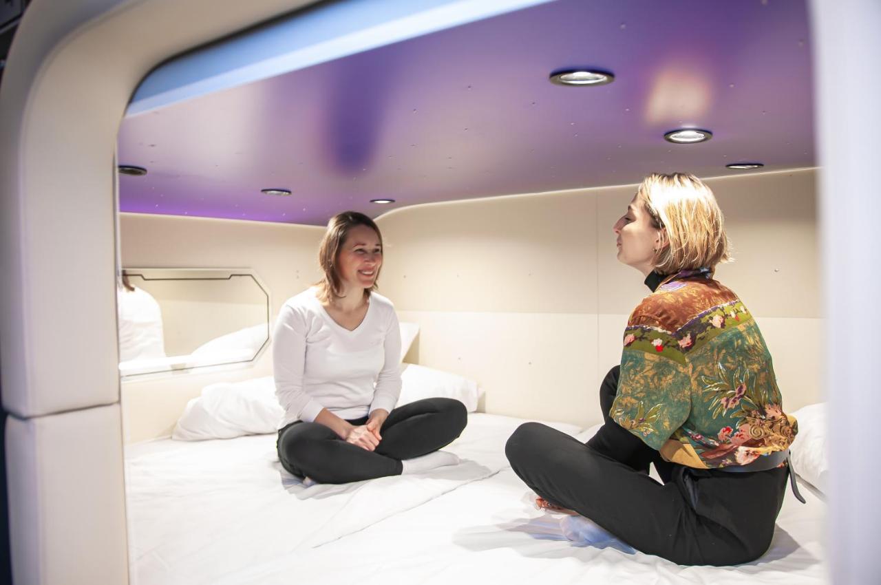 Av-2 Capsule Hotel Kiew Exterior foto