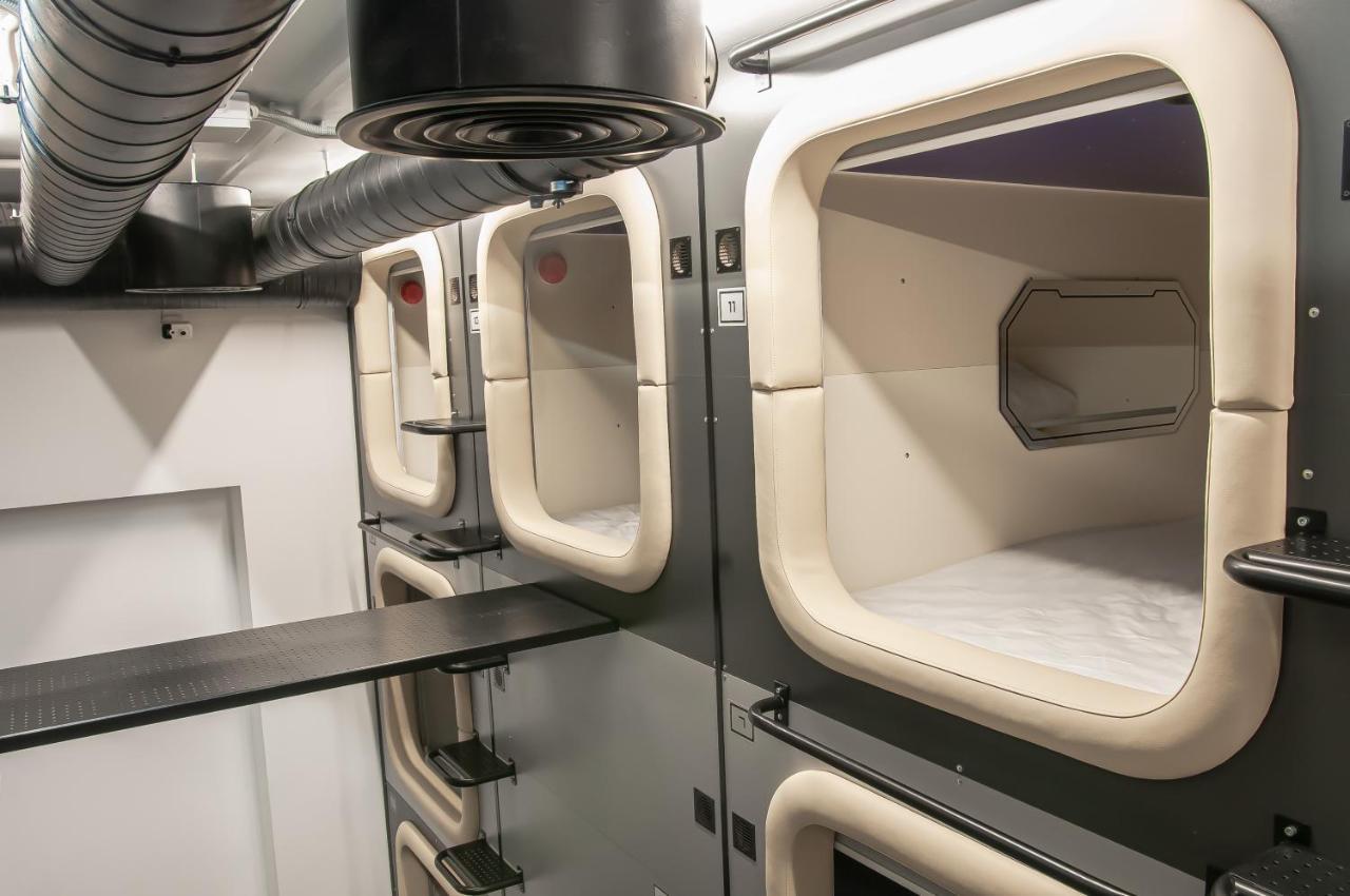 Av-2 Capsule Hotel Kiew Exterior foto