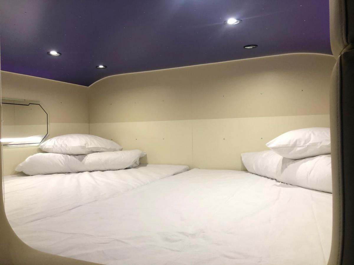 Av-2 Capsule Hotel Kiew Exterior foto