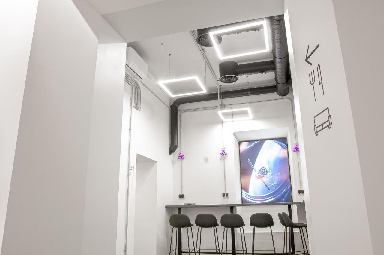 Av-2 Capsule Hotel Kiew Exterior foto